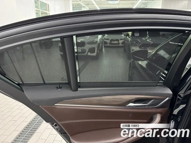 BMW 5 Series (G30) id 2876913 из Кореи 8