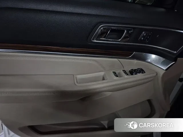 Ford Explorer id 3302685 из Кореи 8