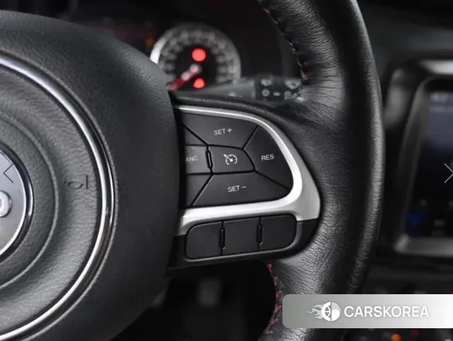 Jeep Renegade id 3095930 из Кореи 8