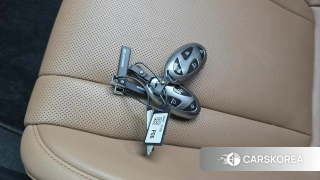 Hyundai Grandeur Hybrid (GN7) id 3896795 из Кореи 8