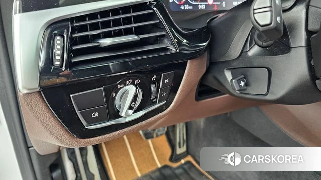 BMW 5 Series (G30) id 4759194 из Кореи 8