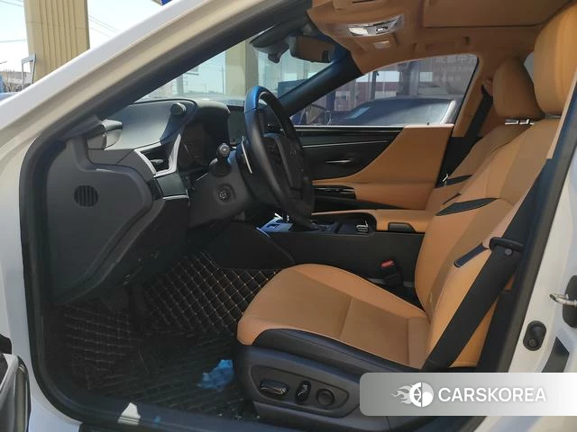 Lexus ES id 4307197 из Китая 8