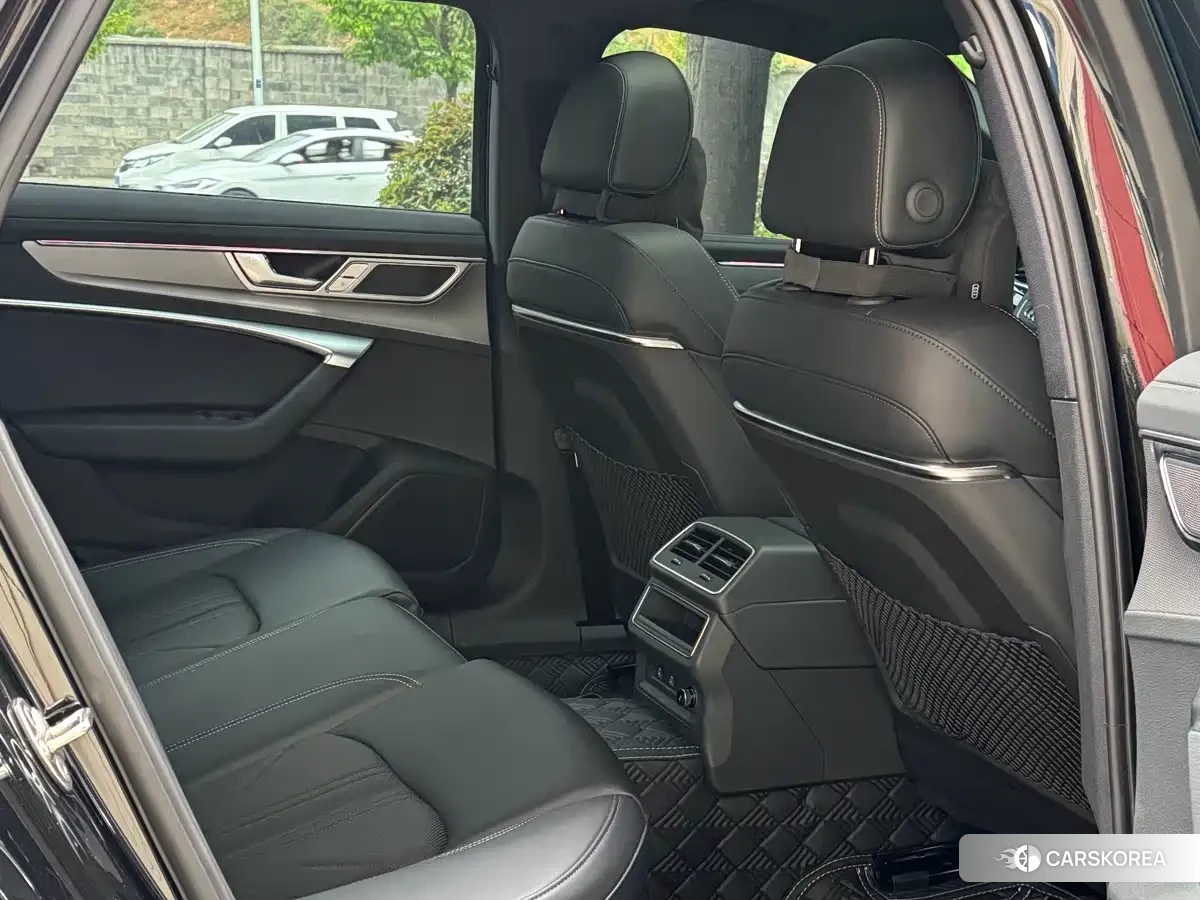 Audi A6L id 4679755 из Китая 8