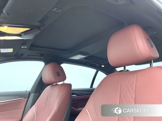 BMW 5 series PHEV id 4261668 из Китая 8