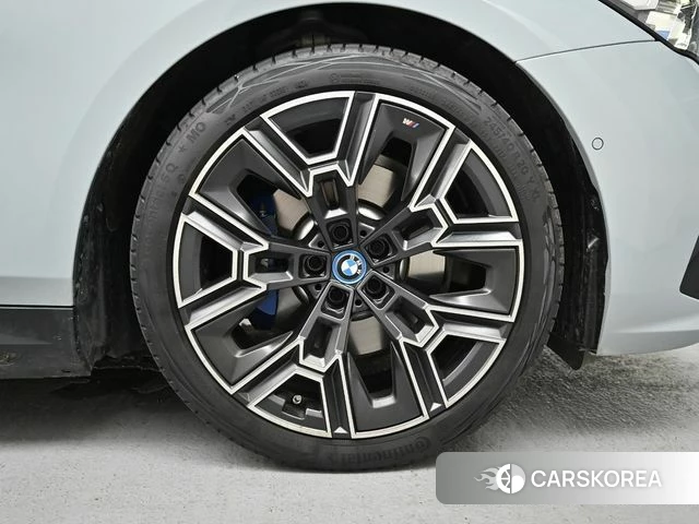 BMW 5 Series (G60) id 4554616 из Кореи 8