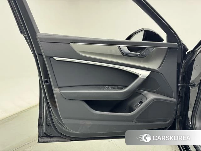Audi A6L id 4255936 из Китая 8