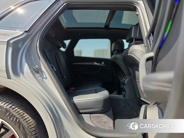 Audi Q5L id 4278056 из Китая 8