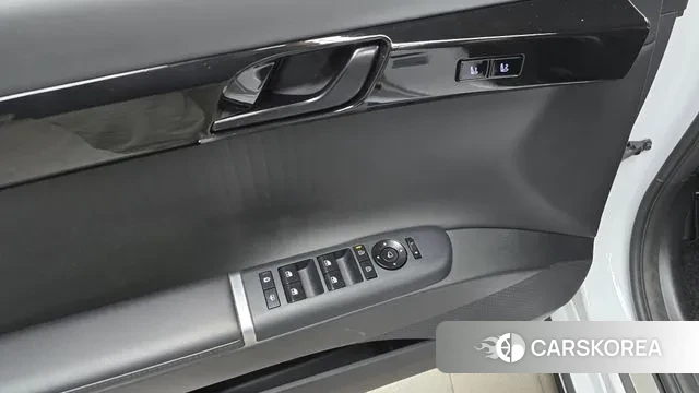 Hyundai Grandeur Hybrid (GN7) id 3333476 из Кореи 8