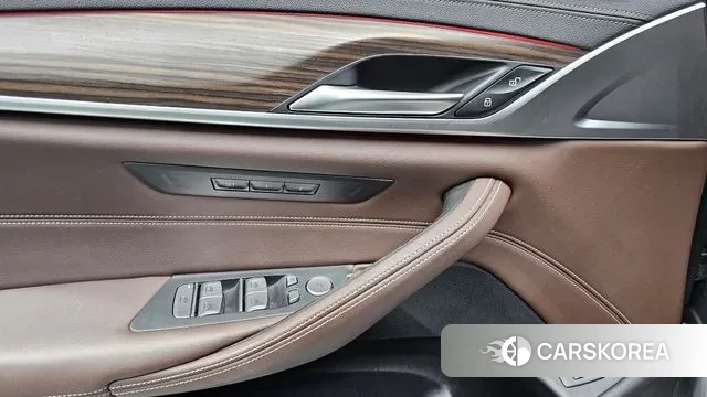 BMW 5 Series (G30) id 3412362 из Кореи 8