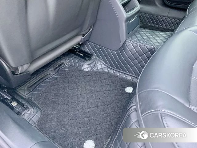 Audi A4L id 4297630 из Китая 8