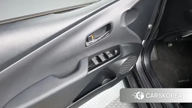 Toyota Prius 4th Generation id 3106790 из Кореи 8