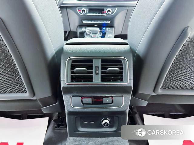 Audi Q5L id 4258623 из Китая 8