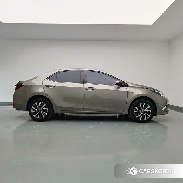 Toyota Corolla dual engine E+ id 4207074 из Китая 8