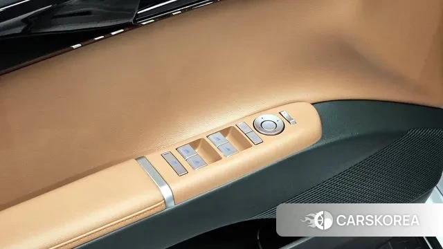 Hyundai Grandeur Hybrid (GN7) id 3053016 из Кореи 8