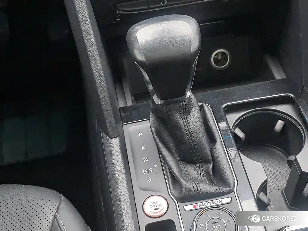 Volkswagen Touareg id 4599566 из Китая 8
