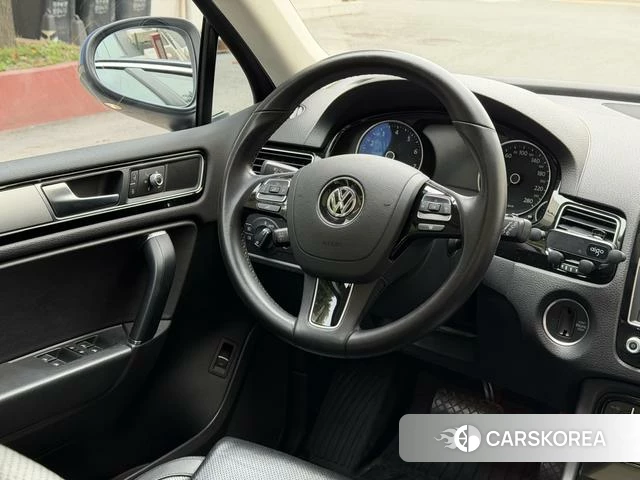 Volkswagen Touareg id 4213102 из Китая 8