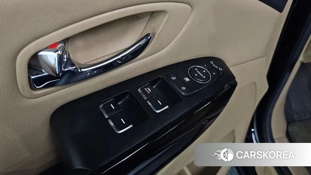 Kia The New Carnival id 3714033 из Кореи 8