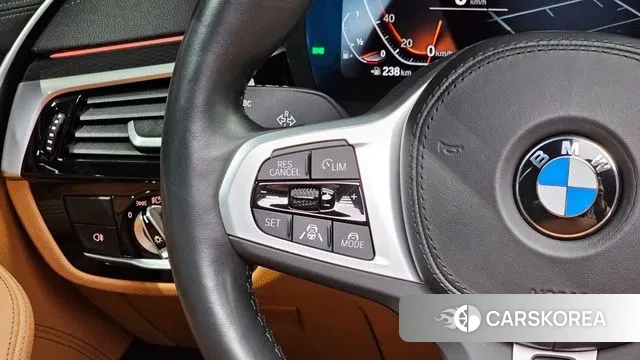 BMW 5 Series (G30) id 3690092 из Кореи 8