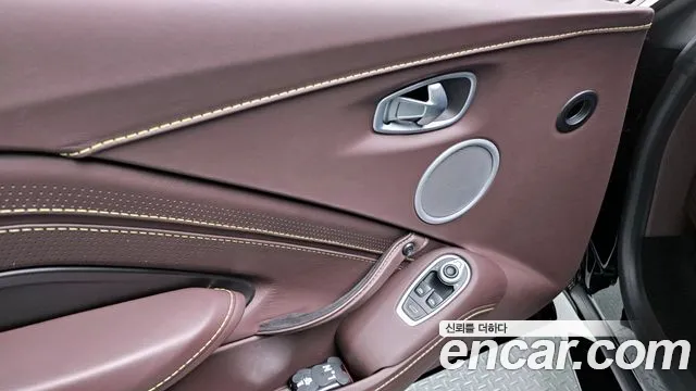 Aston Martin Vantage 2nd Generation id 2707628 из Кореи 8