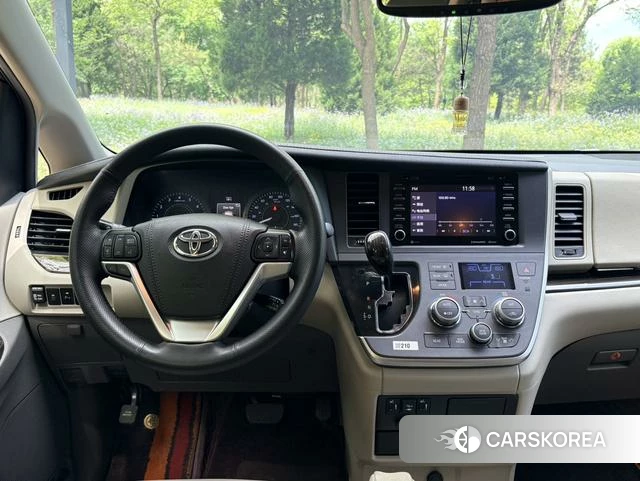Toyota Sienna id 4253475 из Китая 8