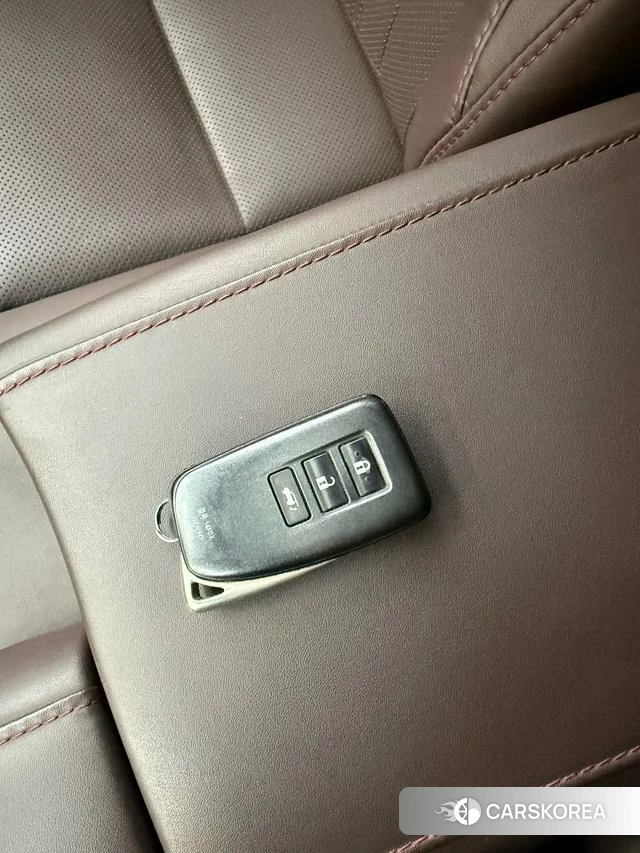 Lexus RX id 4210937 из Китая 8
