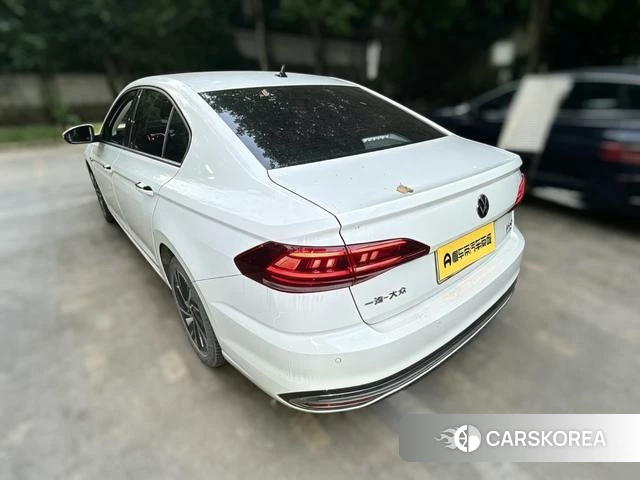 Volkswagen Bora id 4392058 из Китая 8