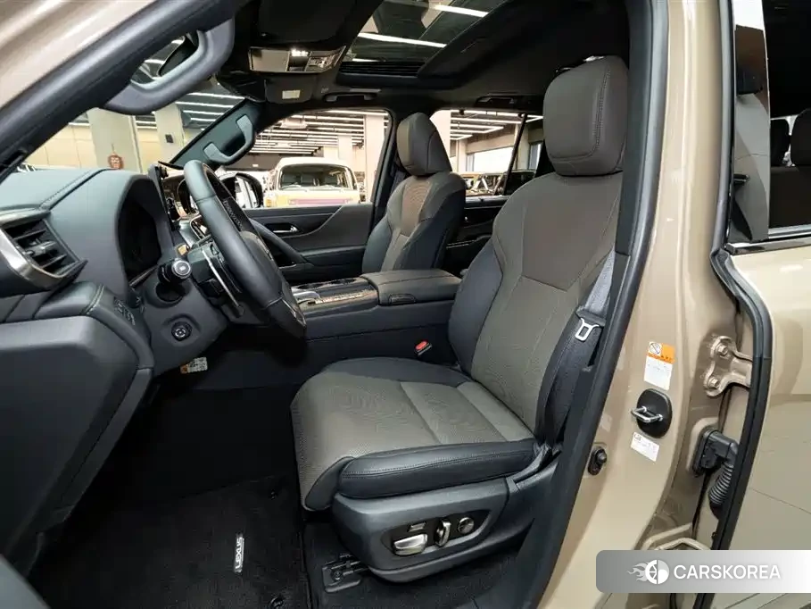 Lexus LX id 4565242 из Китая 8