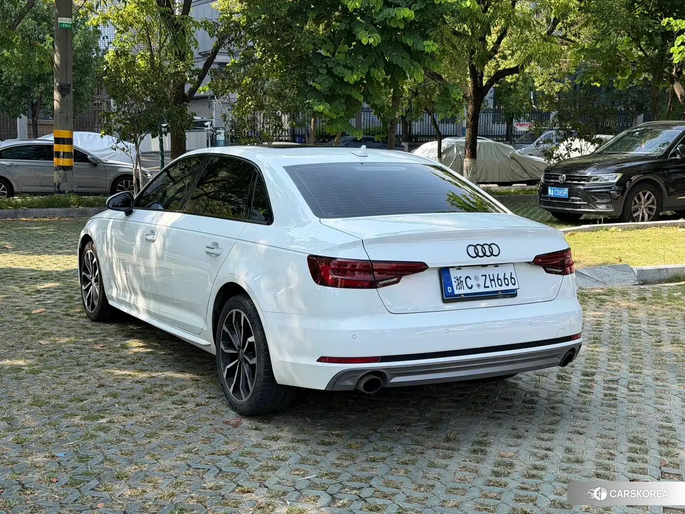 Audi A4L id 4680720 из Китая 8