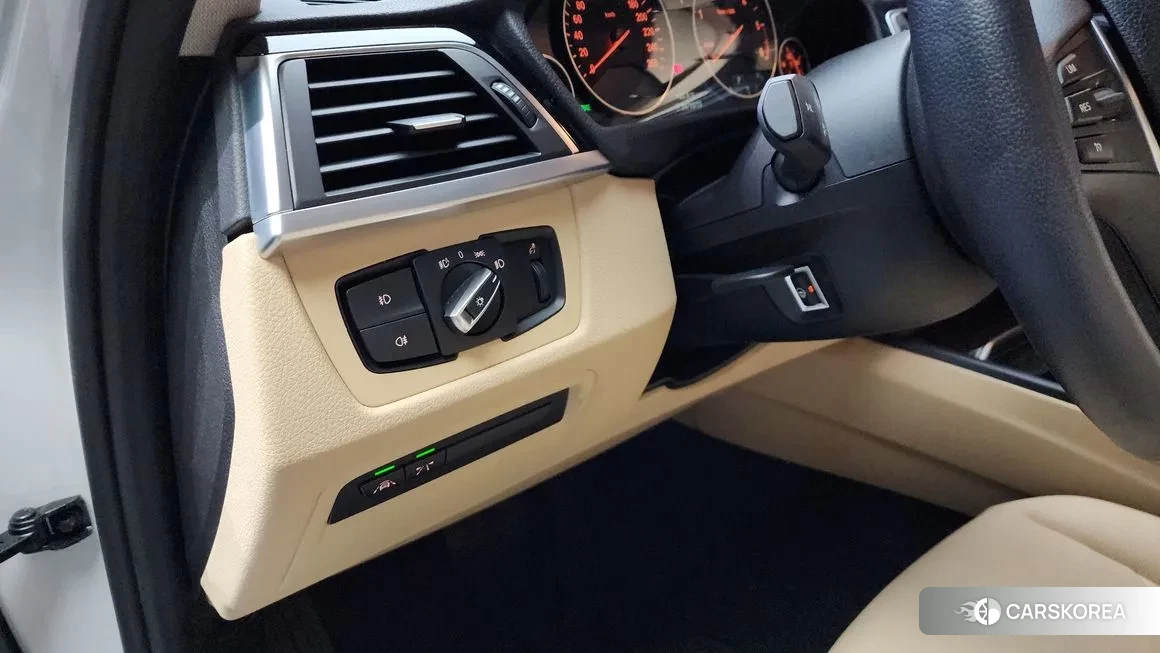 BMW 3 Series (F30) id 2021797 из Кореи 8