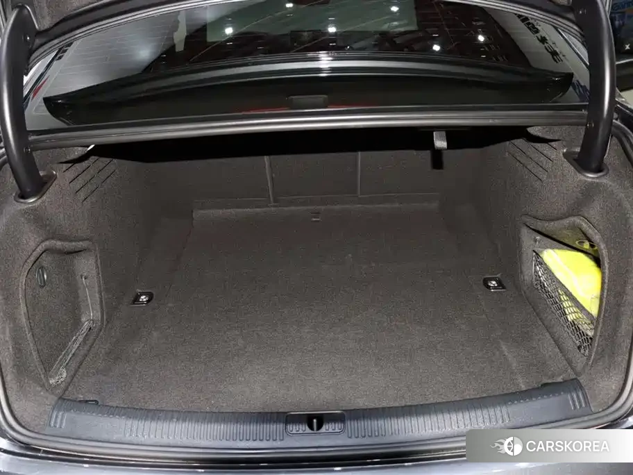 Audi A4L id 4538671 из Китая 8