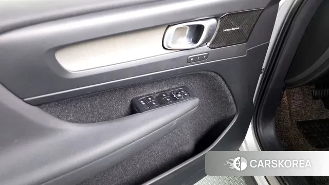 Volvo XC40 id 3039036 из Кореи 8