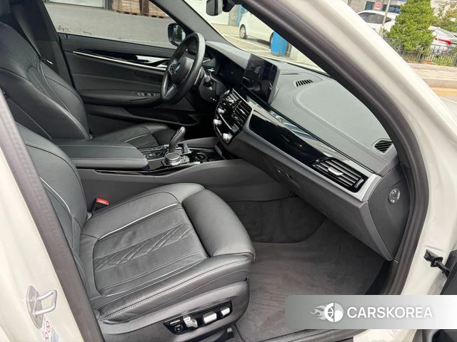 BMW 5 Series (G30) id 4792667 из Кореи 8
