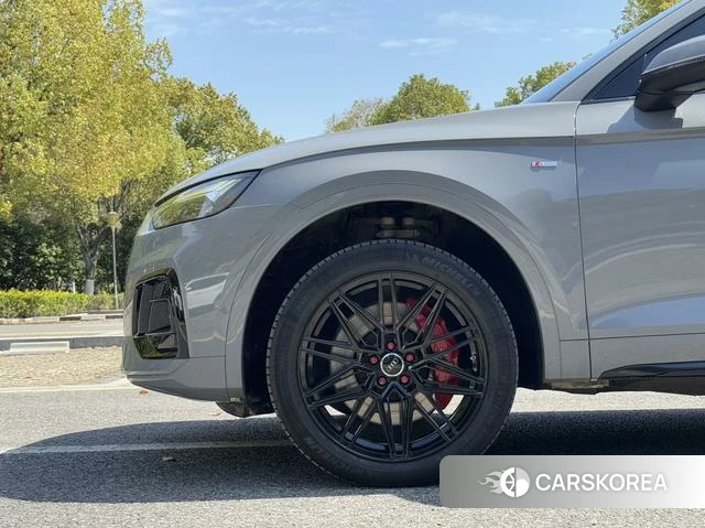 Audi Q5L id 4260736 из Китая 8
