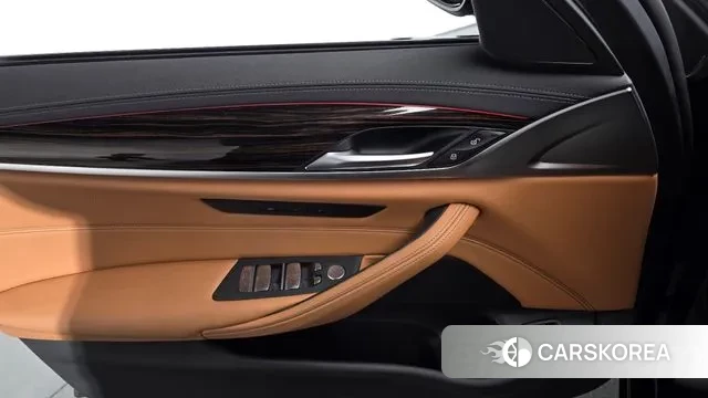 BMW 5 Series (G30) id 3555476 из Кореи 8