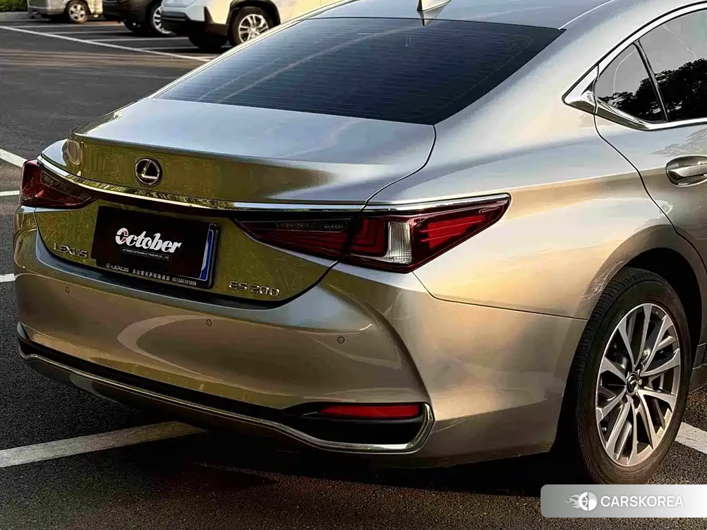 Lexus ES id 4546029 из Китая 8