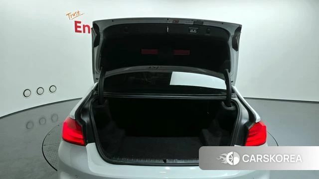 BMW 5 Series (G30) id 4318362 из Кореи 8