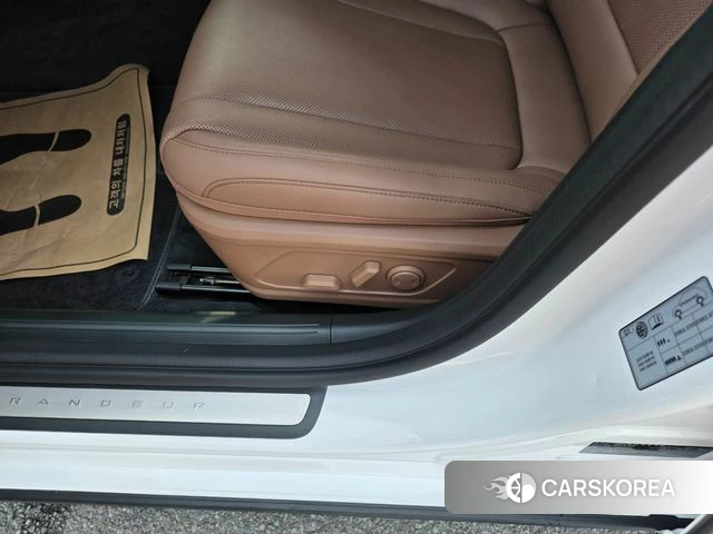 Hyundai Grandeur (GN7) id 3982037 из Кореи 8