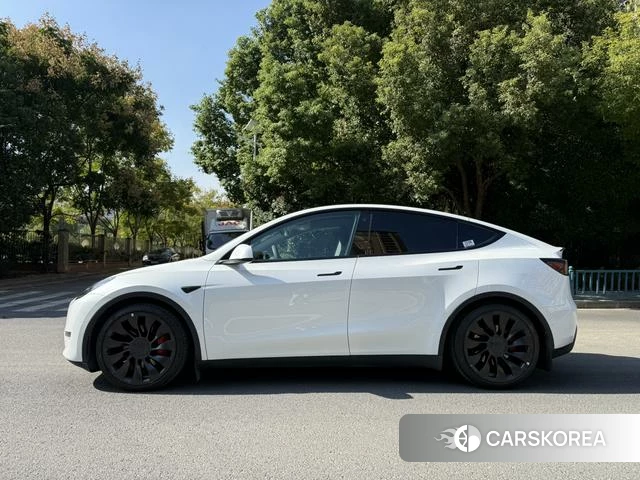Tesla Model Y id 4209913 из Китая 8