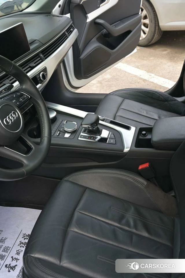 Audi A4L id 4240246 из Китая 8