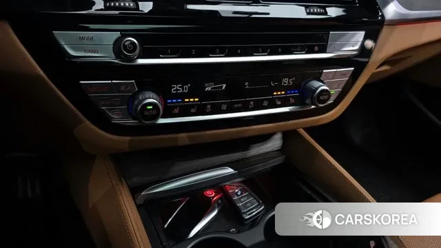 BMW 5 Series (G30) id 3703197 из Кореи 8