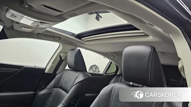 Lexus ES300h 7th generation id 3131624 из Кореи 8