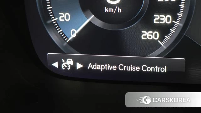 Volvo XC40 id 3954608 из Кореи 8