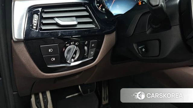 BMW 5 Series (G30) id 3894233 из Кореи 8