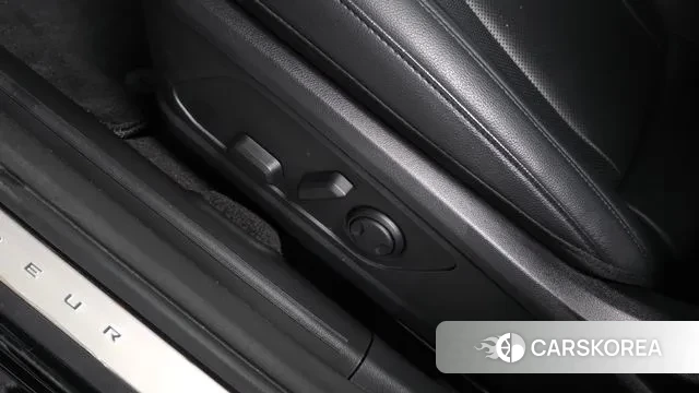 Hyundai Grandeur (GN7) id 3763898 из Кореи 8