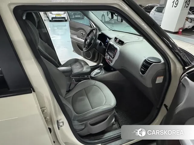 Kia Soul EV id 3500035 из Кореи 8