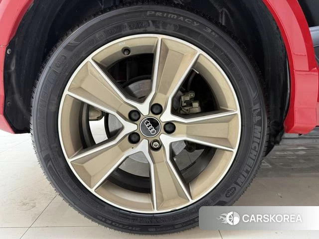Audi Q2L id 4299422 из Китая 8