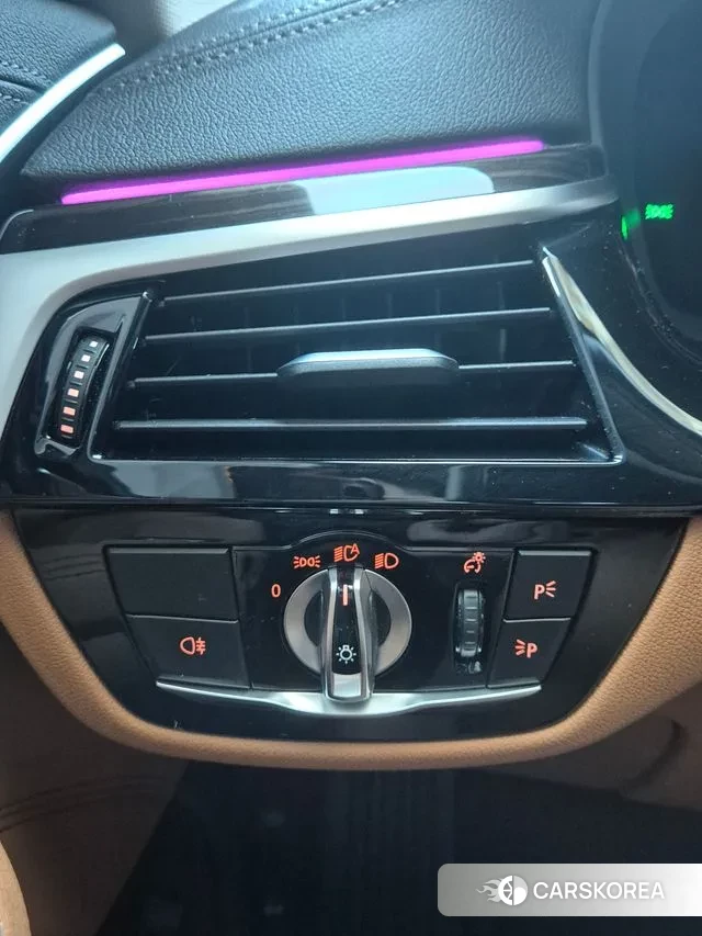 BMW 5 Series (G30) id 3300172 из Кореи 8