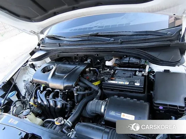 Hyundai Avante AD id 3706259 из Кореи 8