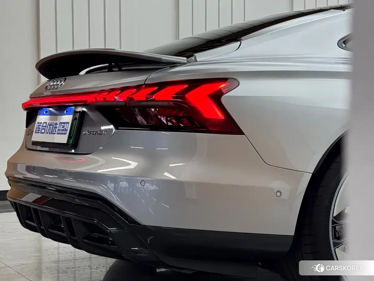 Audi e-tron GT id 4554074 из Китая 8
