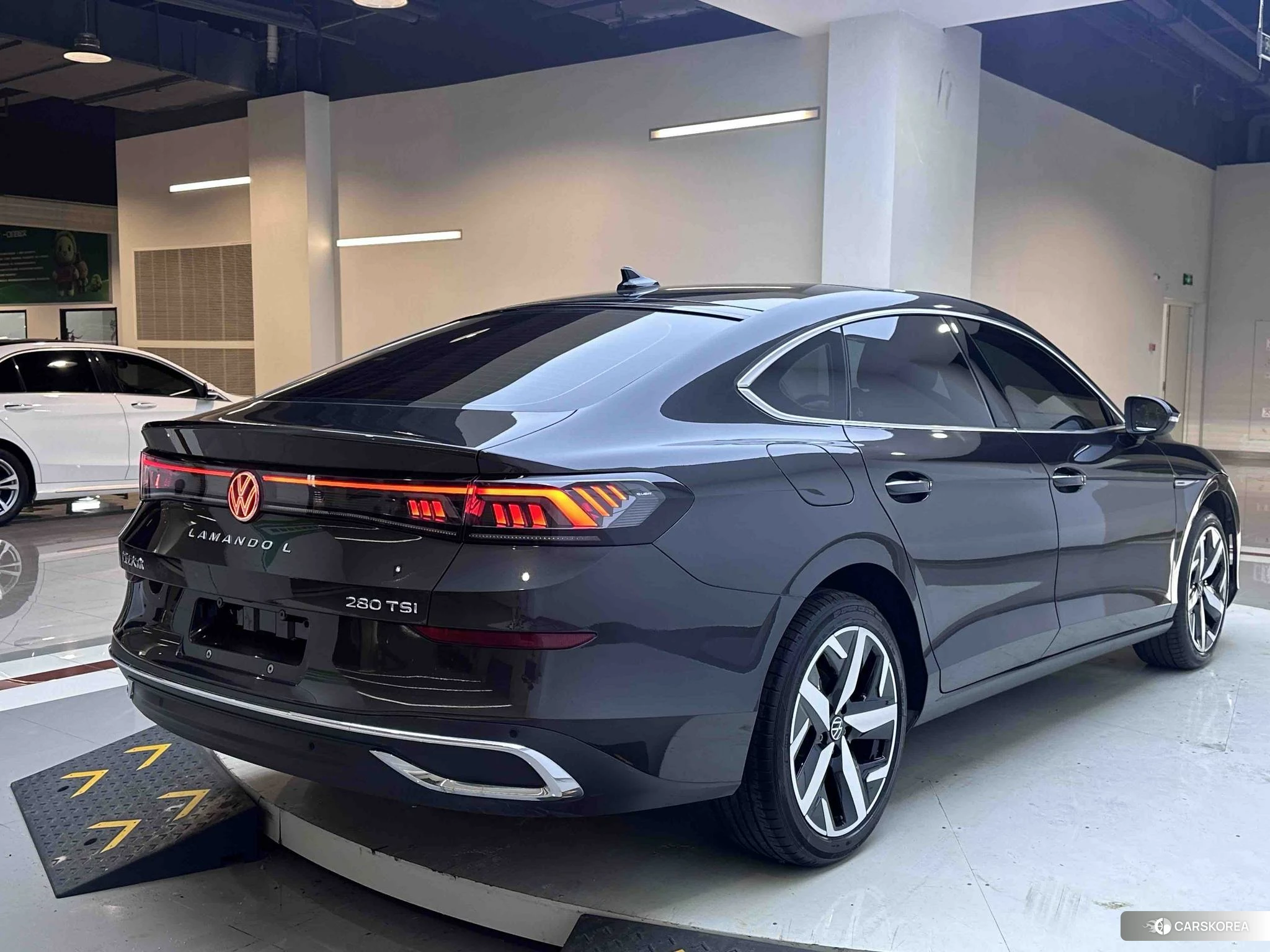 Volkswagen Lamando id 4486352 из Китая 8